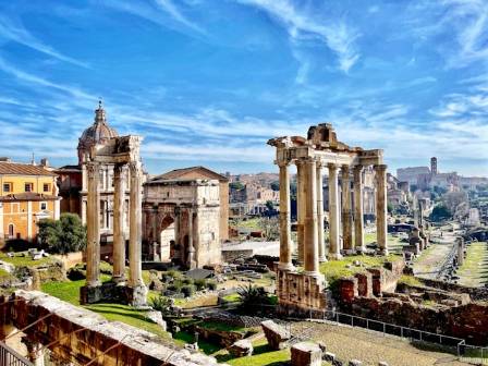 Roman Ruins : Past and Present