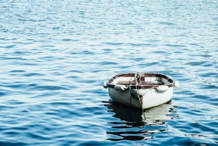 Shallow-water Beach Cruising in a Small Sailboat