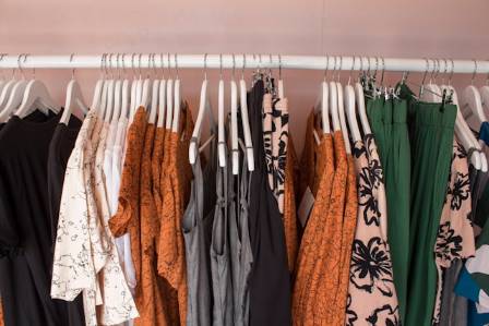 Choosing the Best Hangers for Clothes